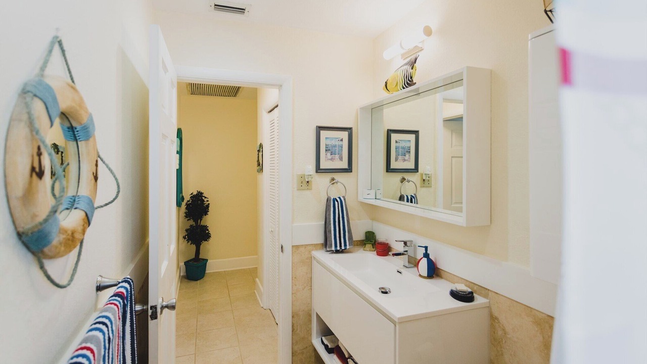 Photo of Bathroom in Marathon