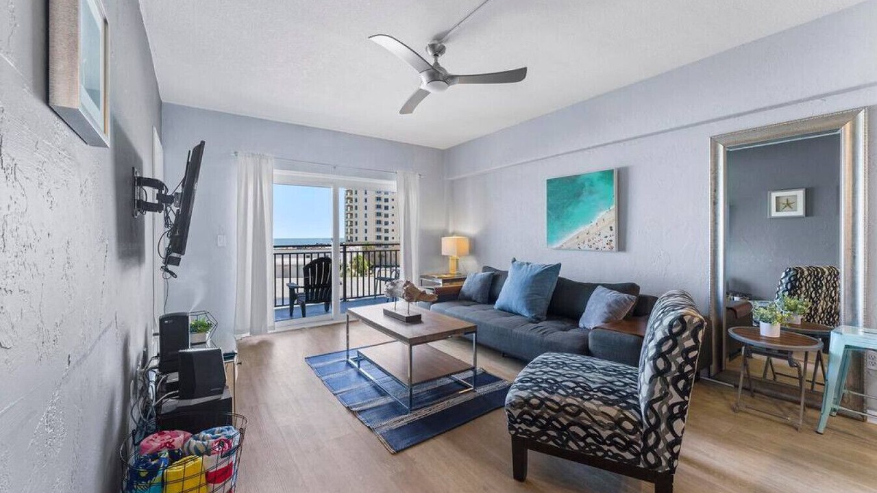 Photo of Livingroom in Jacksonville Beach