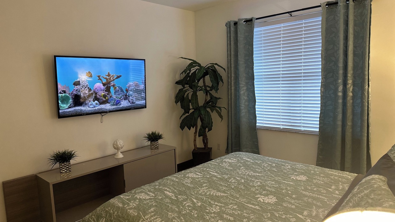 Photo of Bedroom in Ludlam
