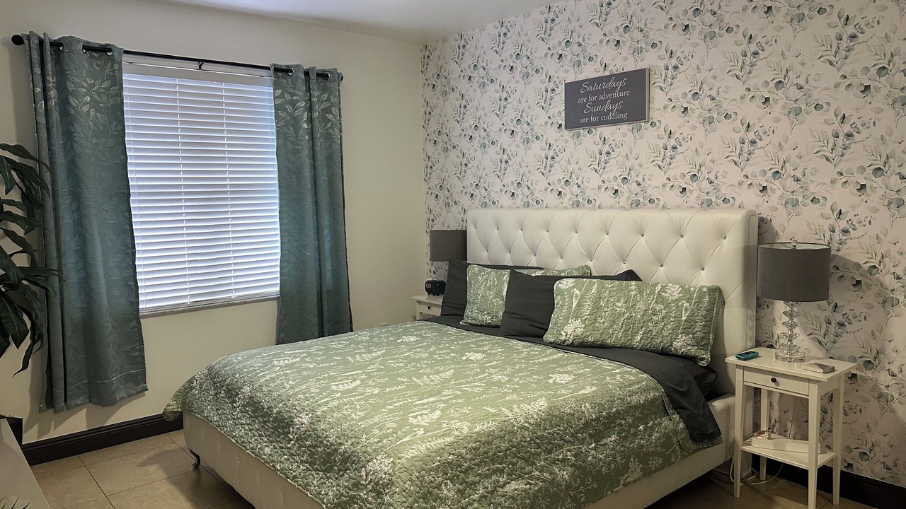 Photo of Bedroom in Ludlam