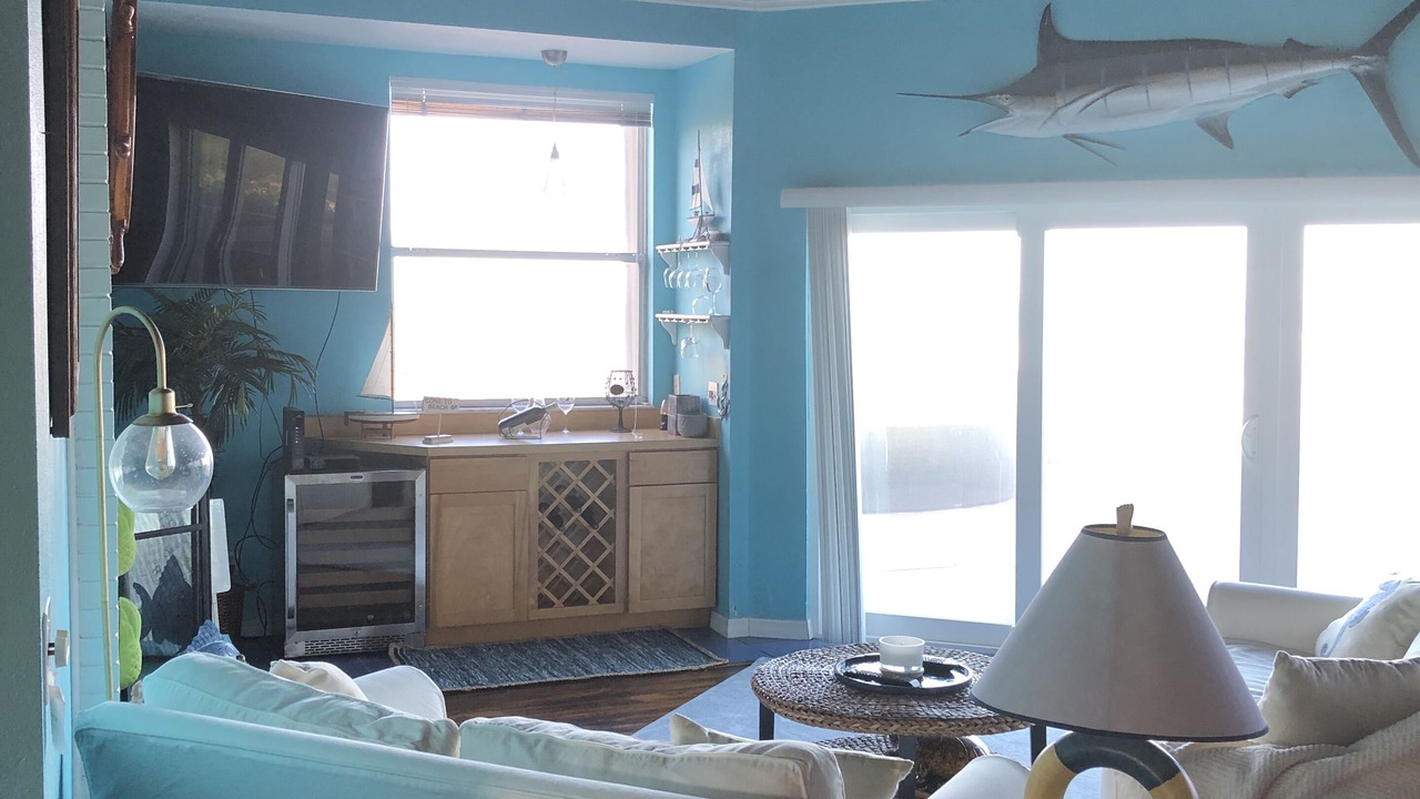 Photo of Livingroom in Crescent Beach