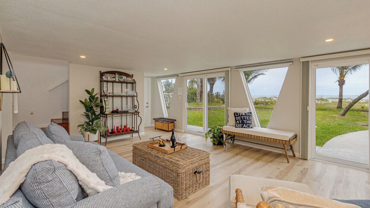 Photo of Livingroom in Cocoa Beach