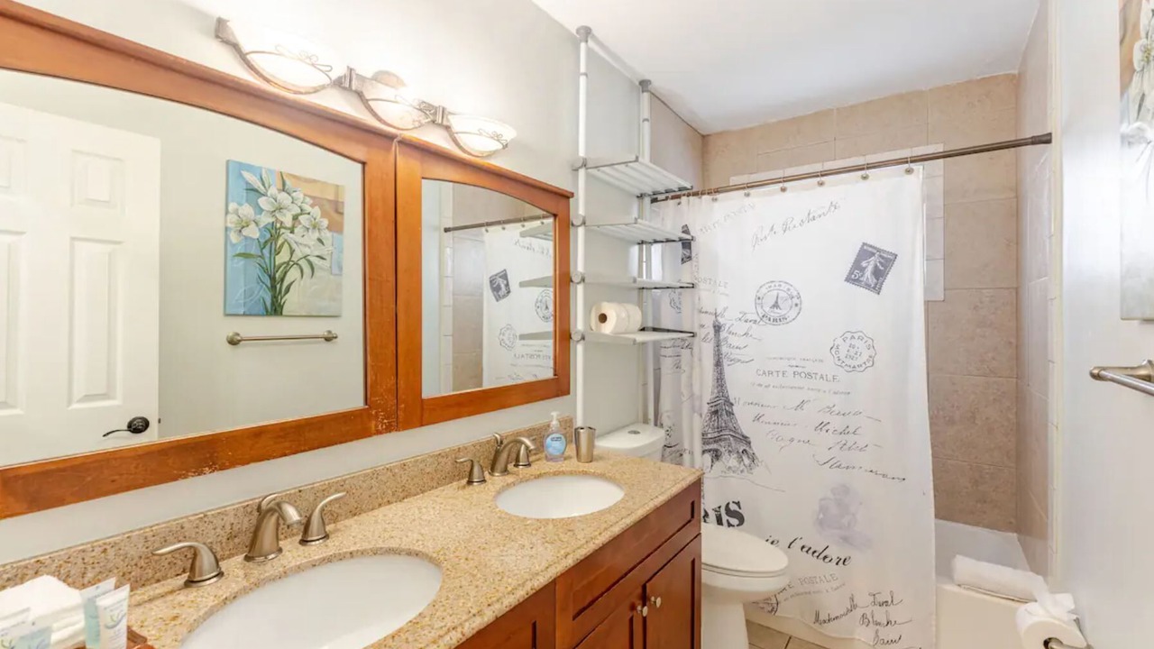Photo of Bathroom in Hollywood Hills