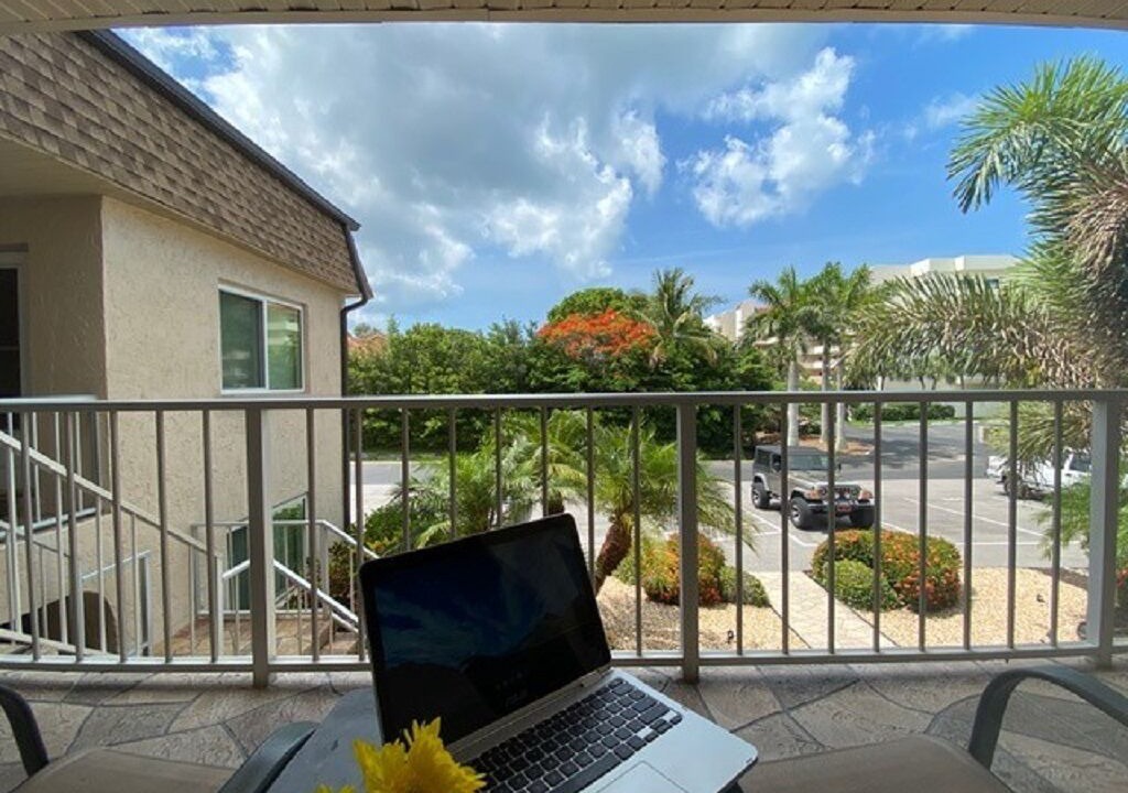 Photo of Patio Balcony in Golden Beach