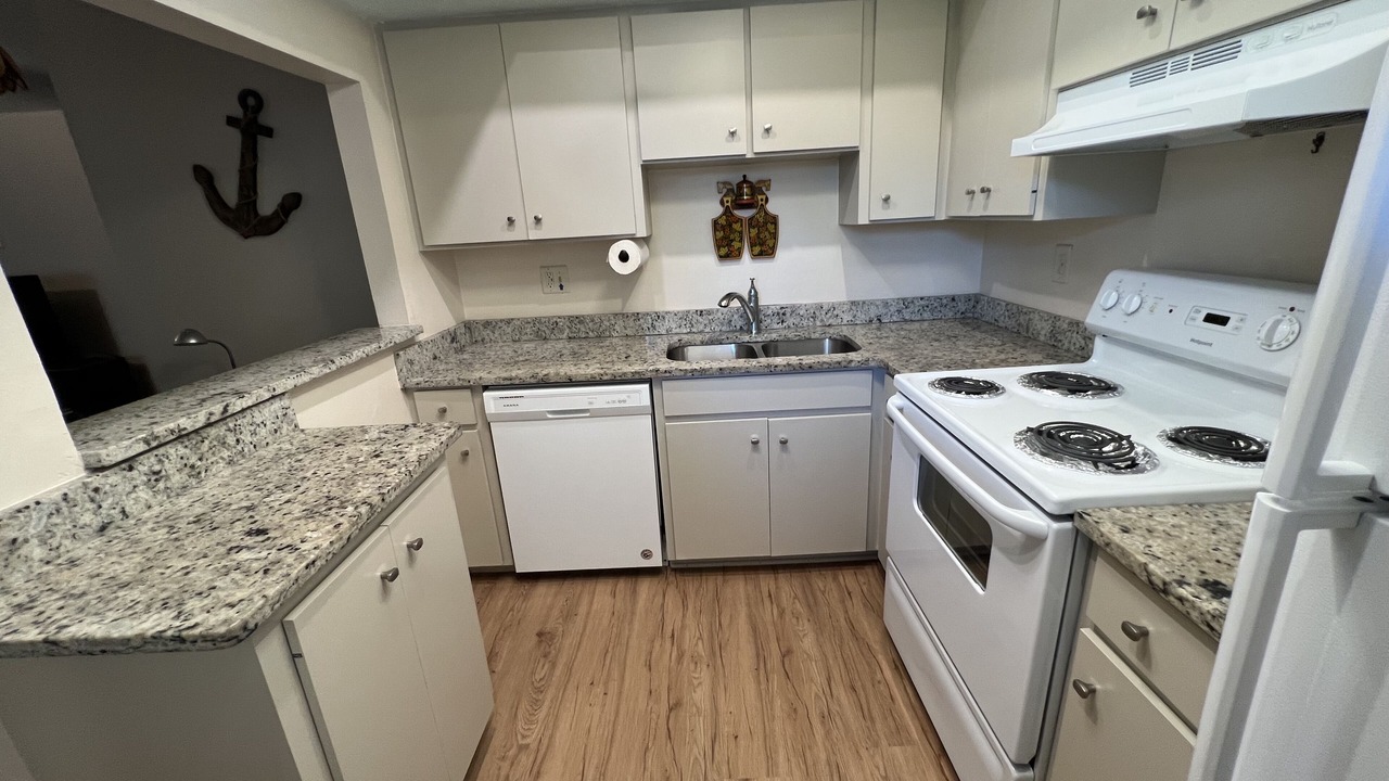 Photo of Kitchen in Golden Beach
