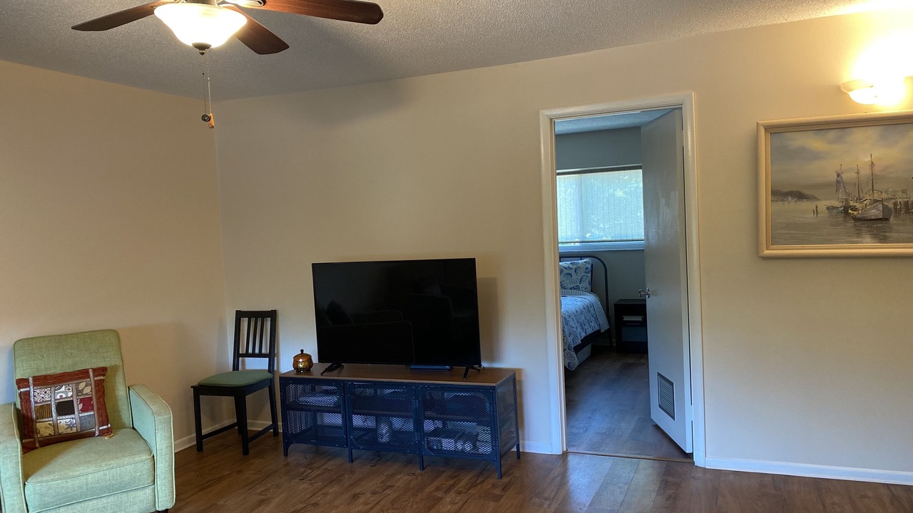 Photo of Bedroom in Golden Beach