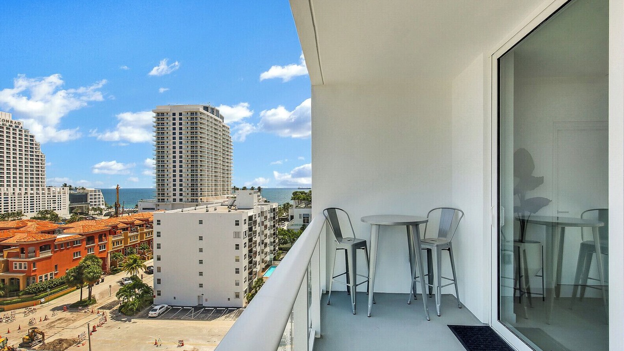 Photo of Patio Balcony in Central Beach