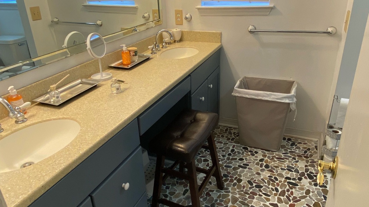 Photo of Bathroom in Ferry Pass