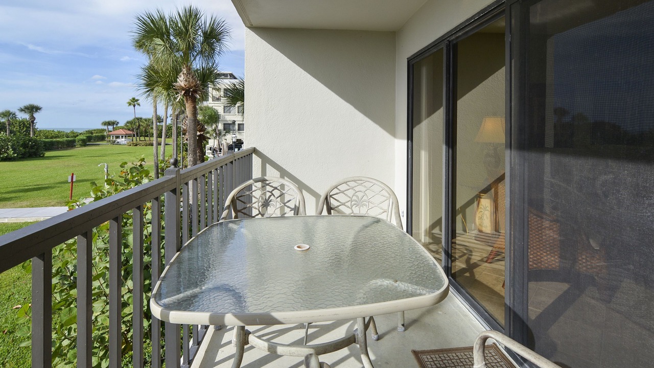 Photo of Patio Balcony in Sunset Beach