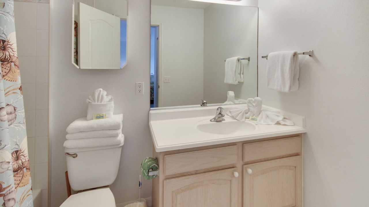 Photo of Bathroom in Treasure Island