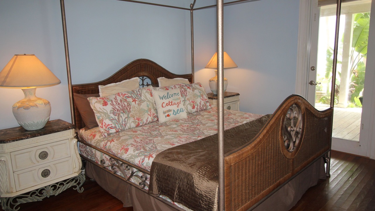 Photo of Bedroom in St. Lucie Village