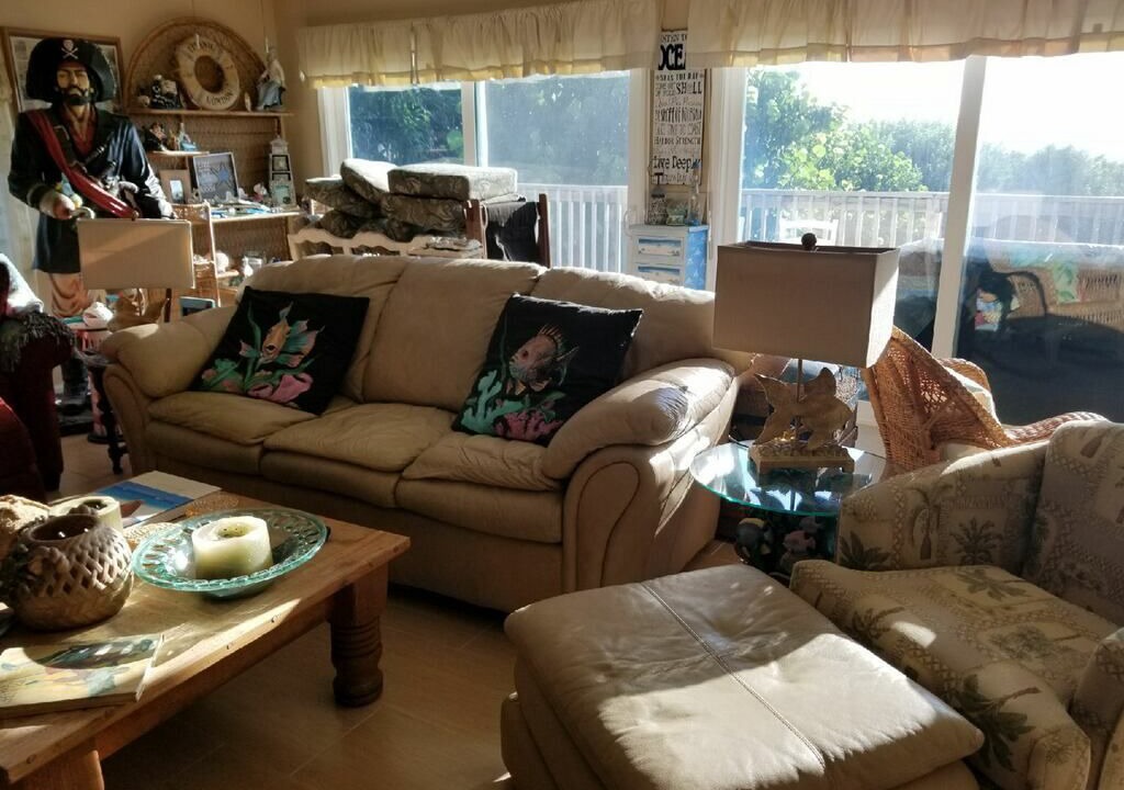 Photo of Livingroom in Ambersand Beach