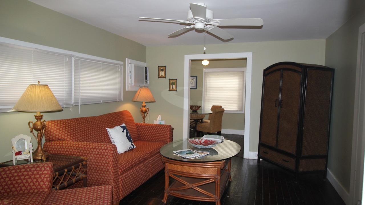 Photo of Livingroom in St. Lucie Village
