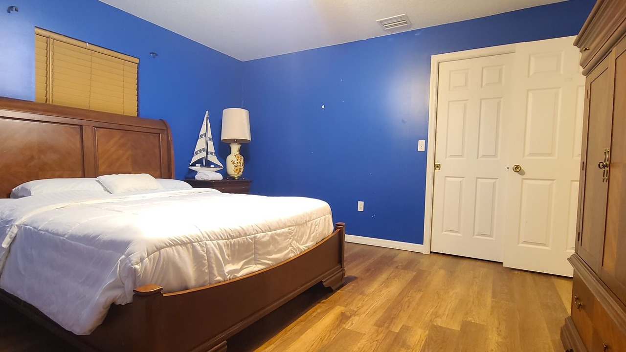 Photo of Bedroom in Okeechobee