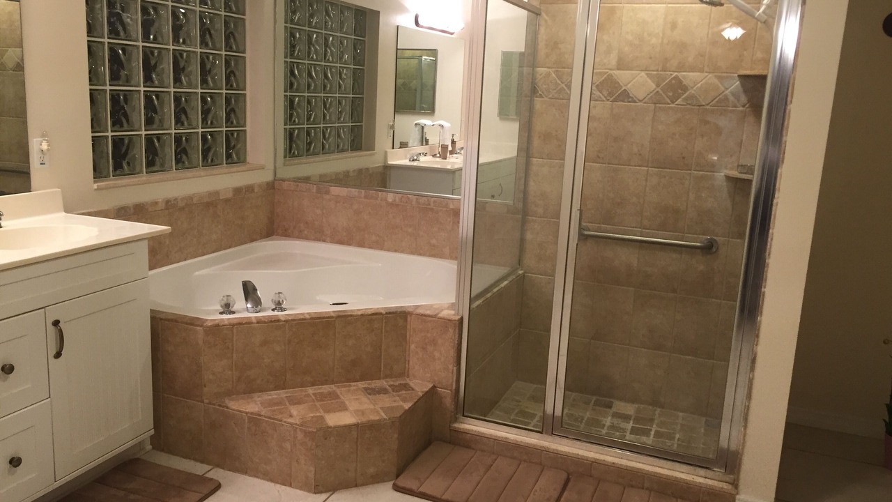 Photo of Bathroom in Okeechobee