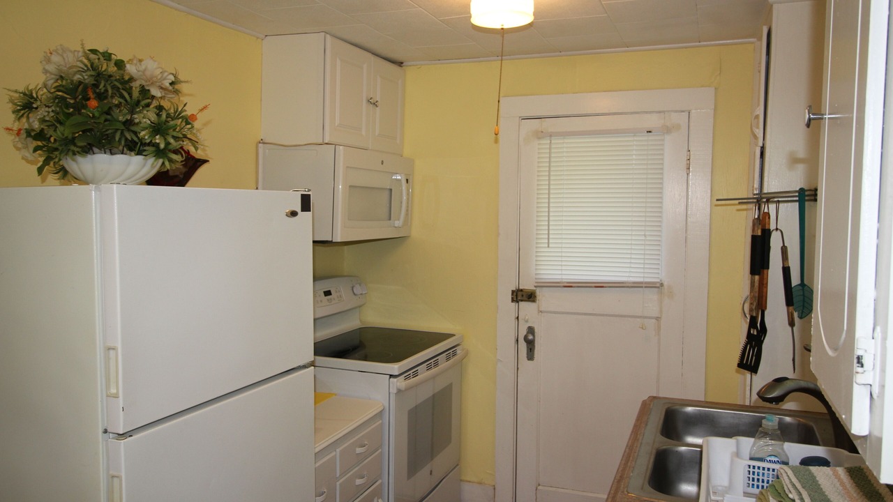 Photo of Kitchen in St. Lucie Village
