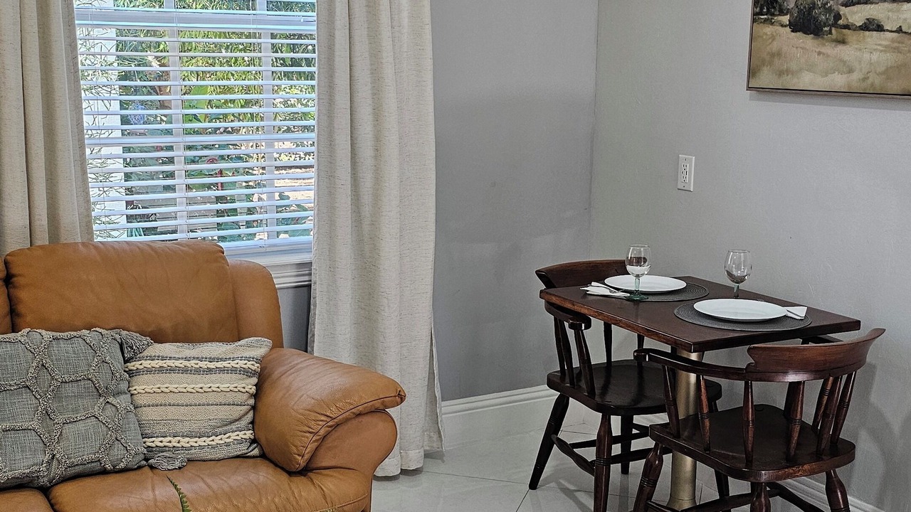 Photo of Livingroom in Oakes Estates