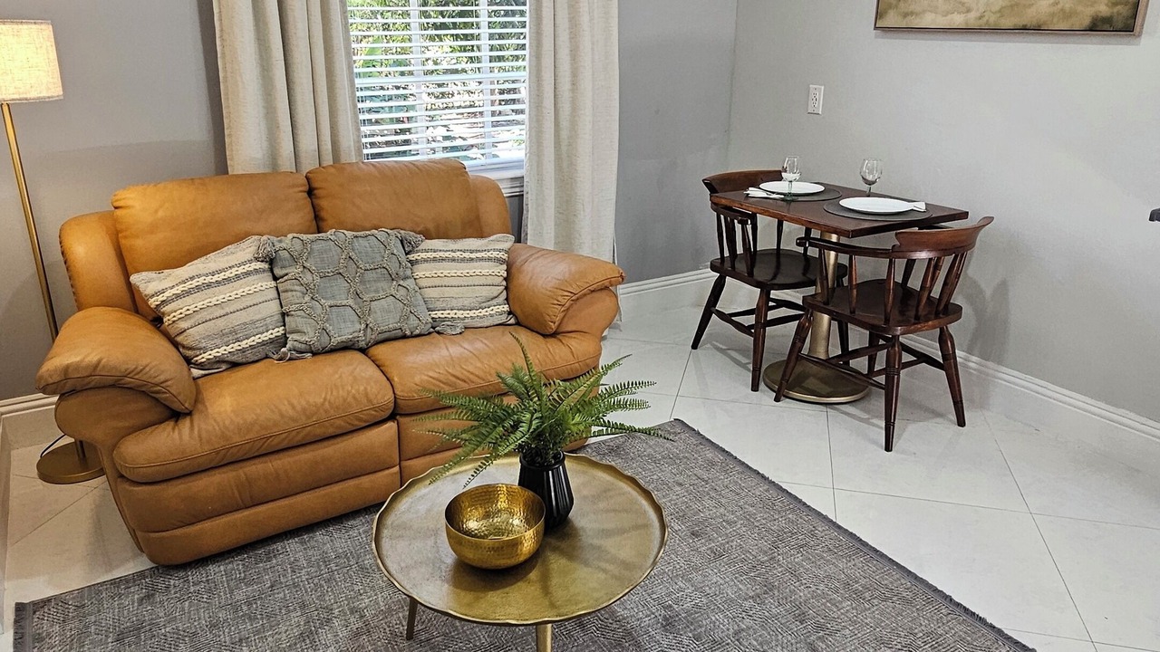 Photo of Livingroom in Oakes Estates