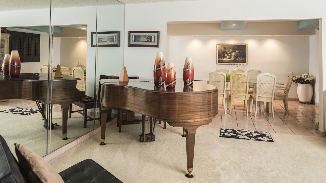 Photo of Livingroom in Ludlam