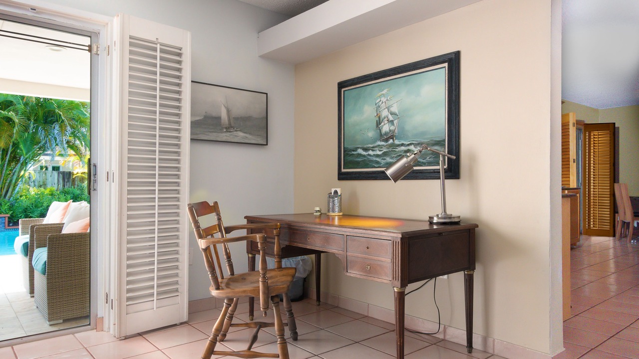 Photo of Bedroom in Ludlam