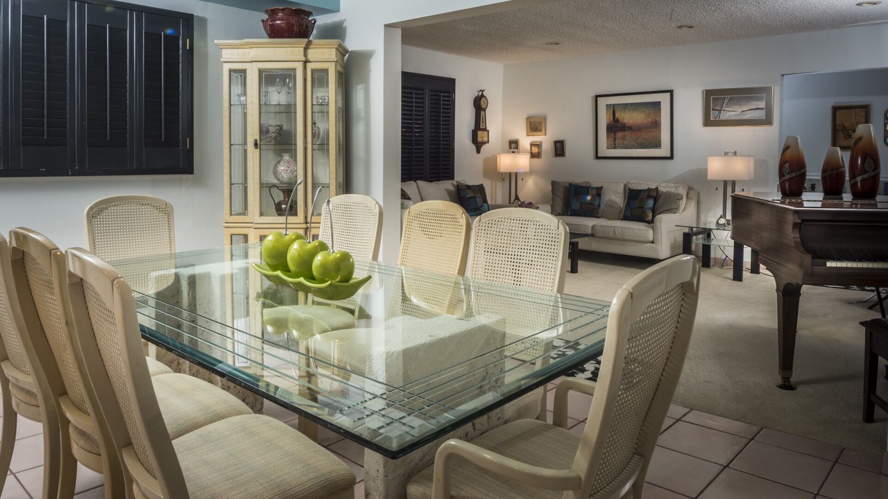 Photo of Livingroom in Ludlam