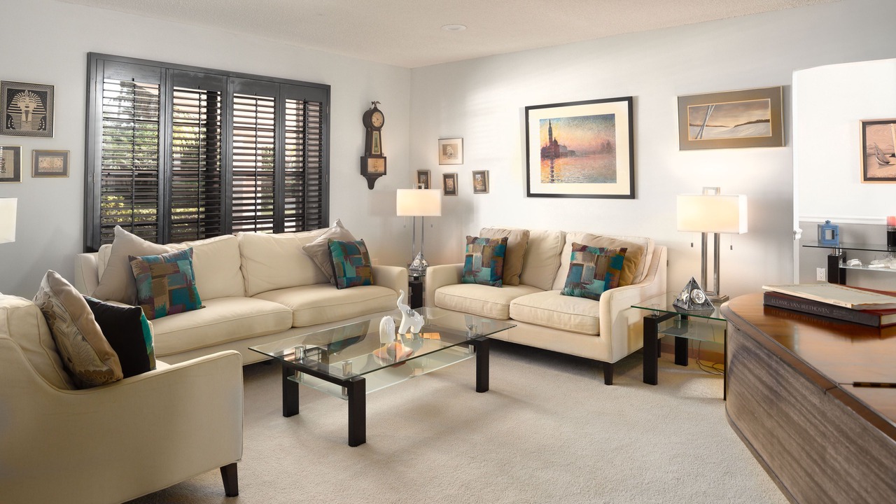 Photo of Livingroom in Ludlam