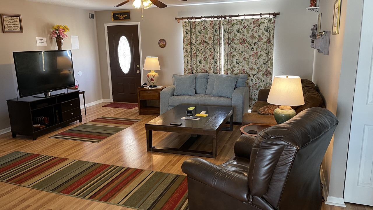 Photo of Livingroom in Candler