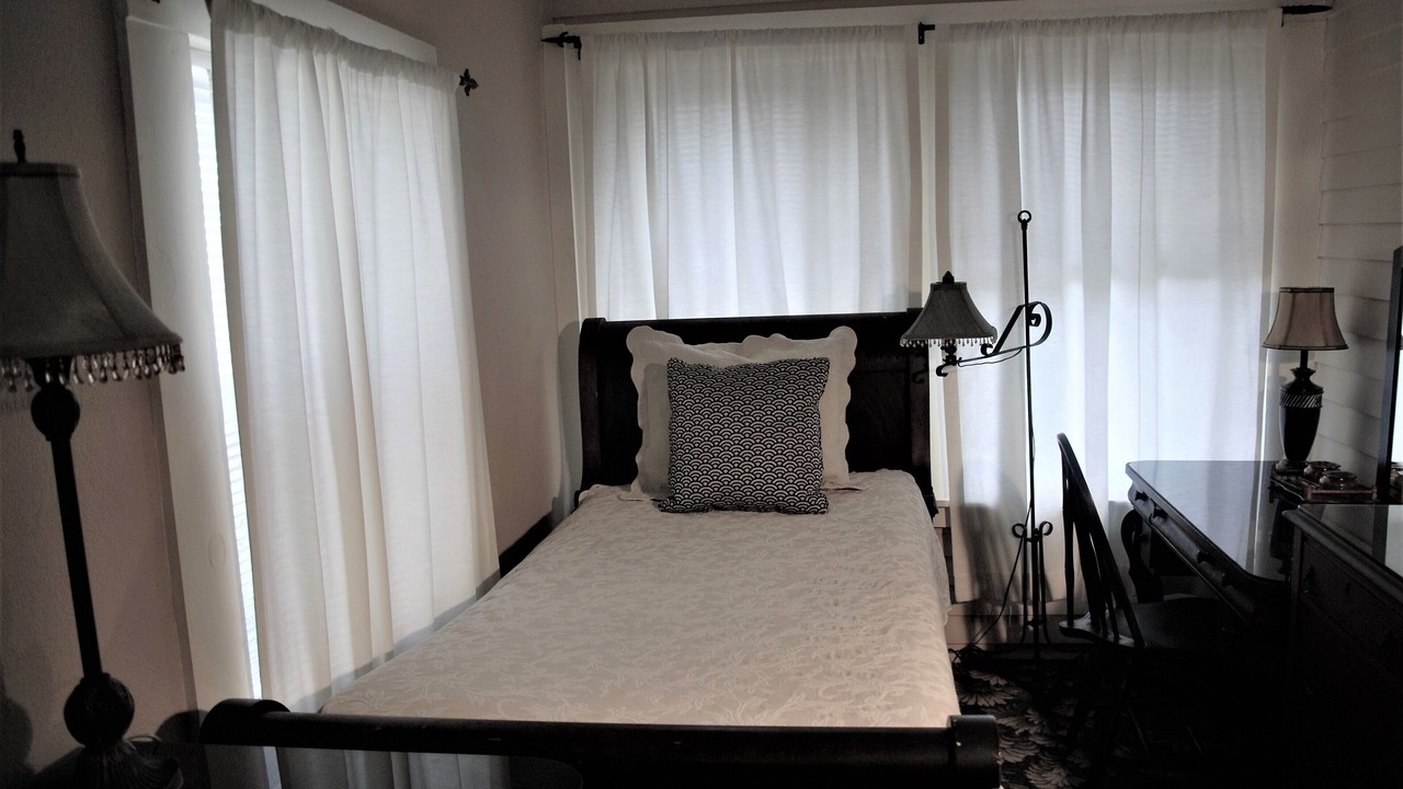 Photo of Bedroom in Tavares