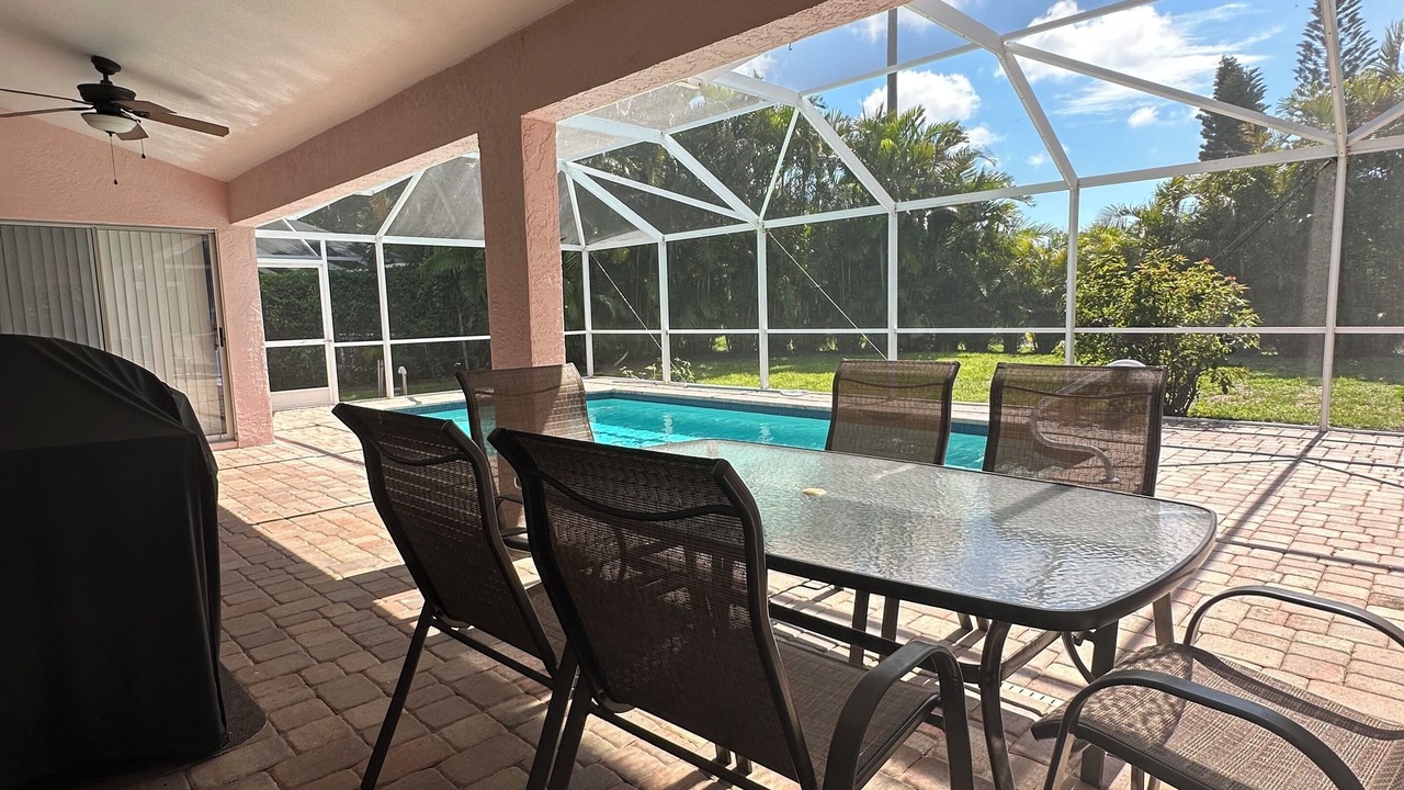 Photo of Patio Balcony in Crown Pointe