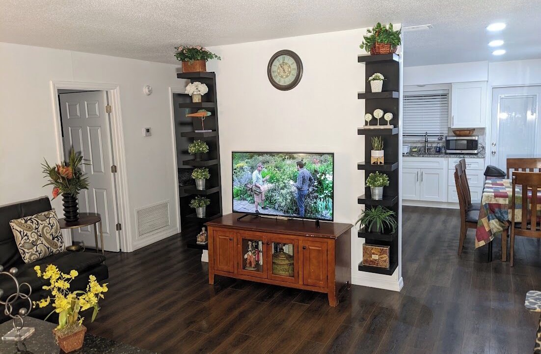 Photo of Livingroom in Laurel Park