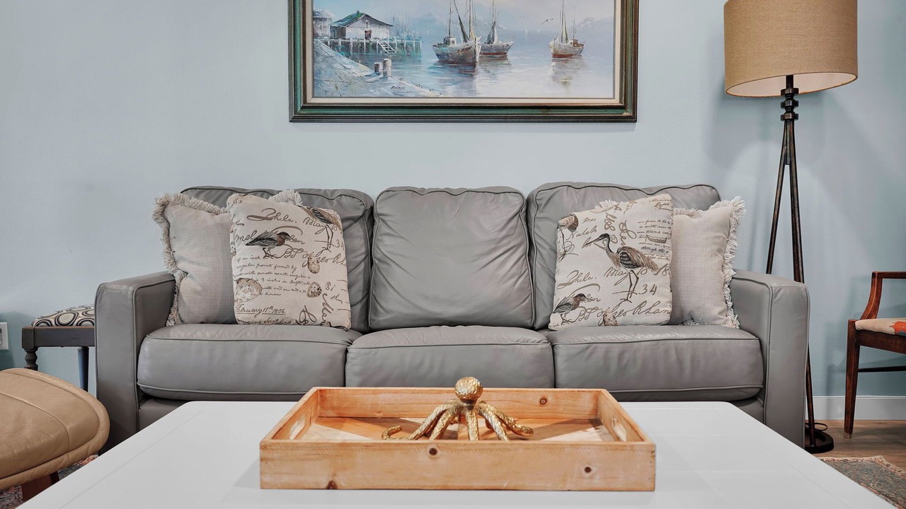 Photo of Livingroom in Surfcrest Village