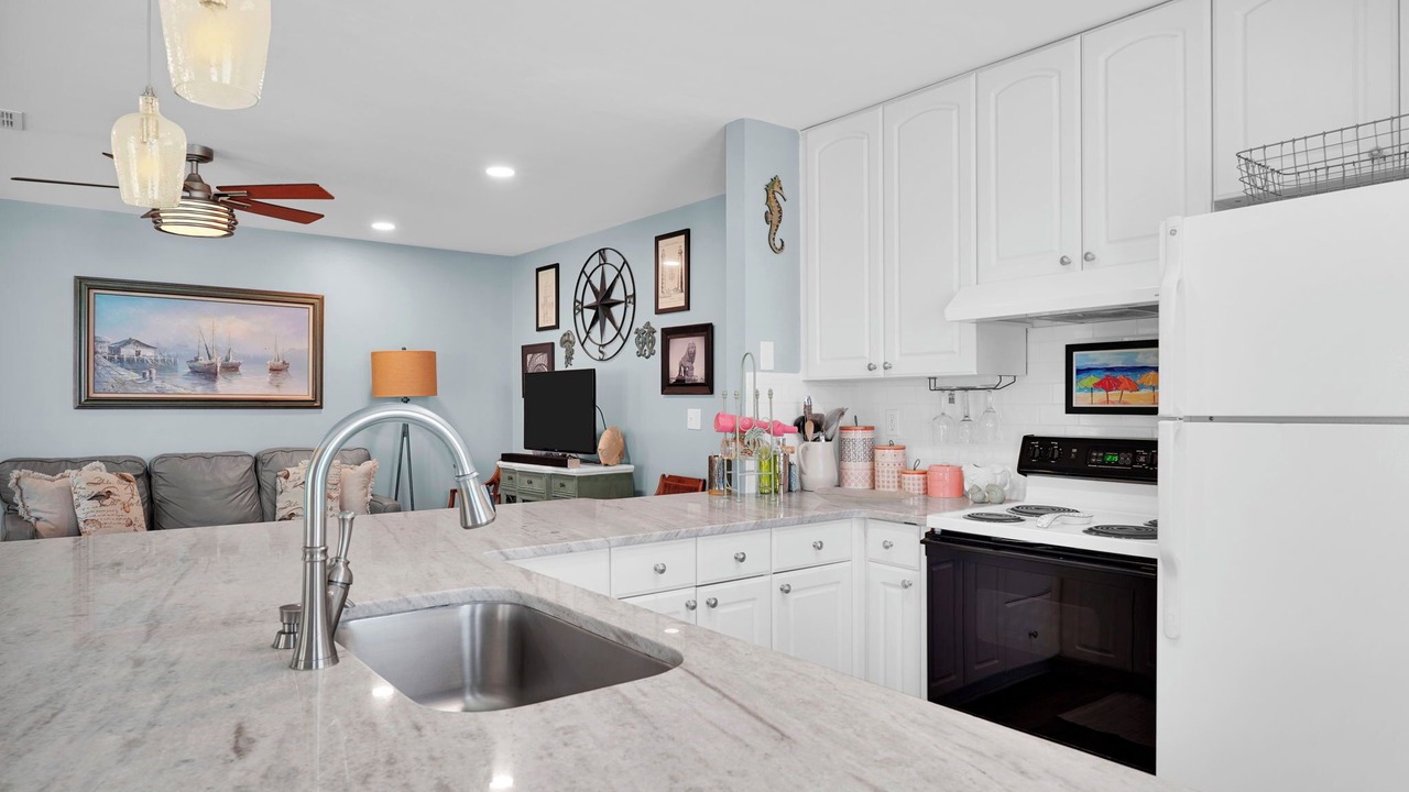 Photo of Kitchen in Surfcrest Village