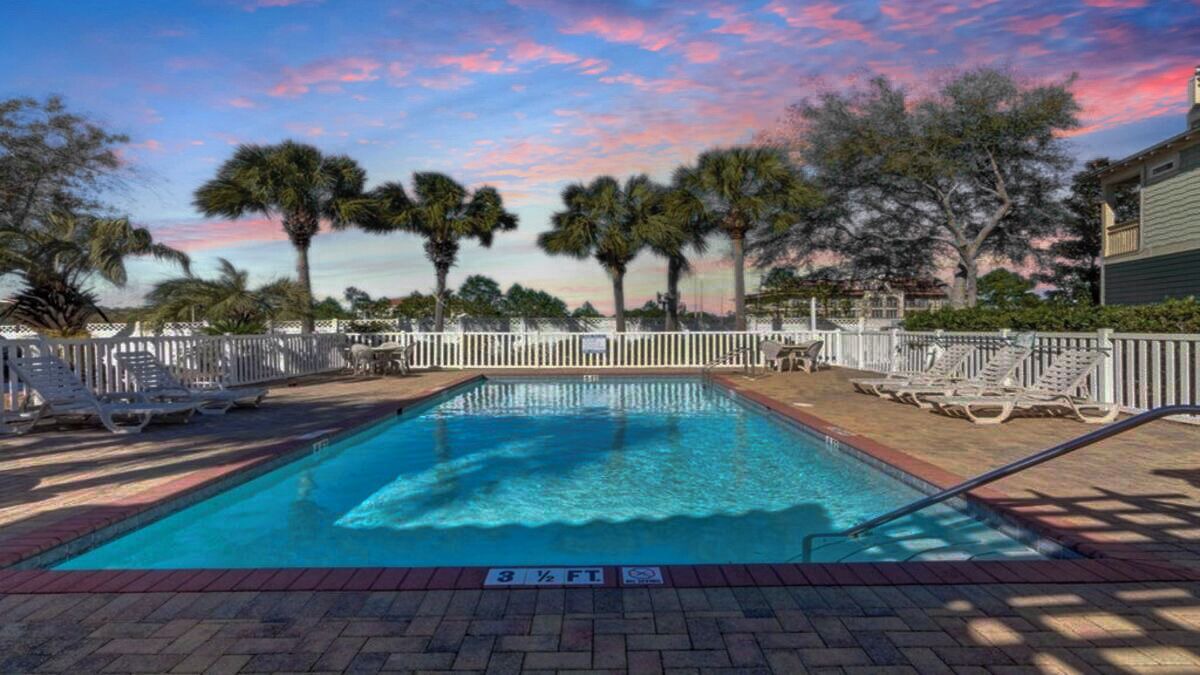 Photo of Outdoor in Emerald Waters Village