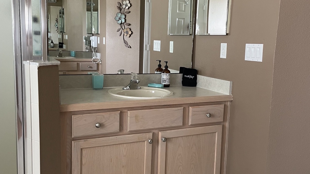 Photo of Bathroom in Orange Tree
