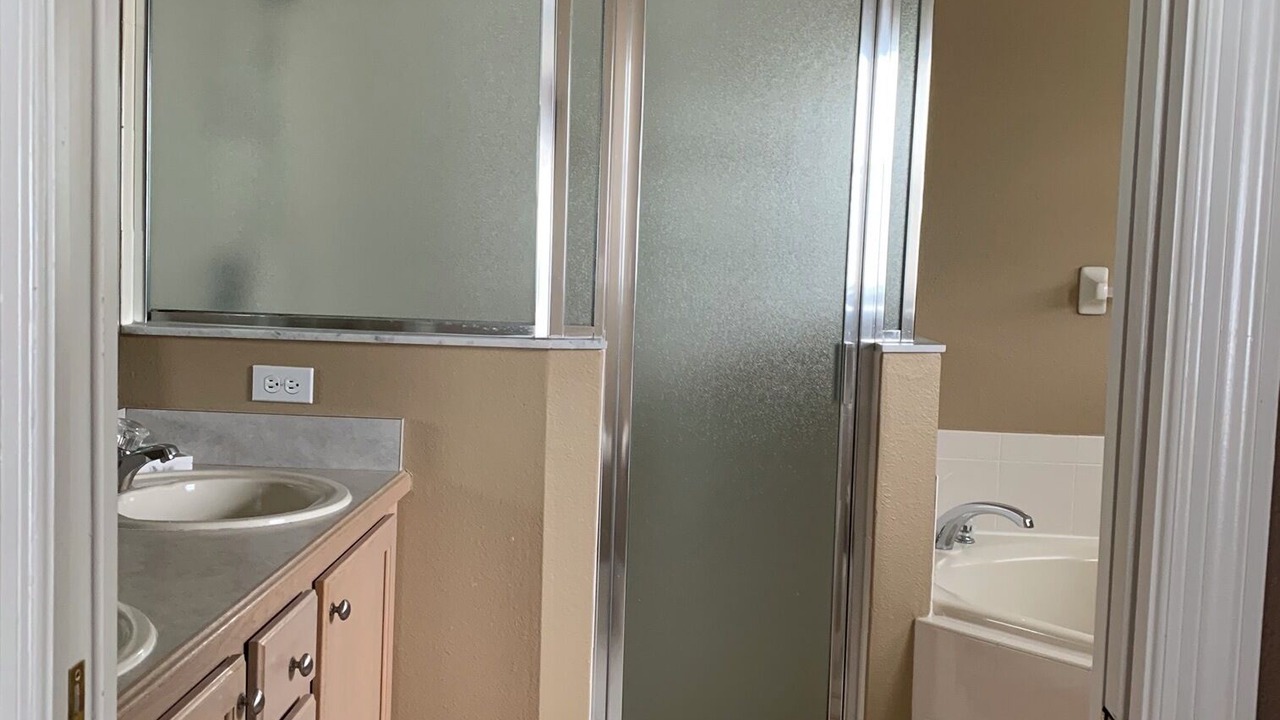 Photo of Bathroom in Orange Tree