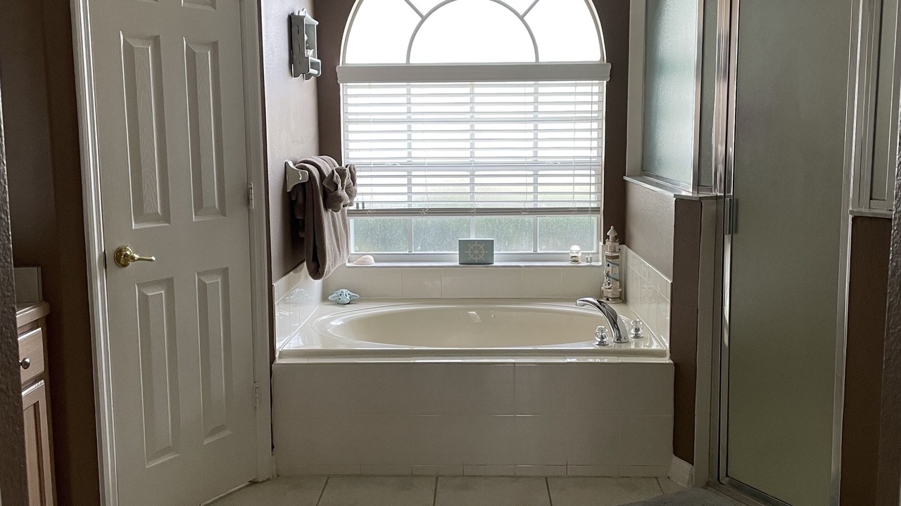 Photo of Bathroom in Orange Tree