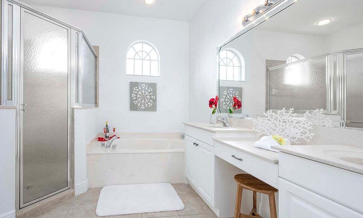 Photo of Bathroom in Mariner