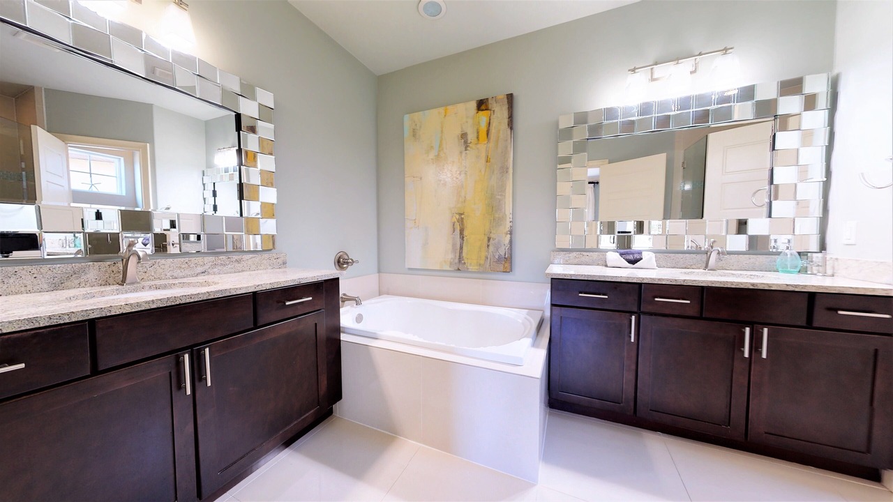 Photo of Bathroom in Villa Lago