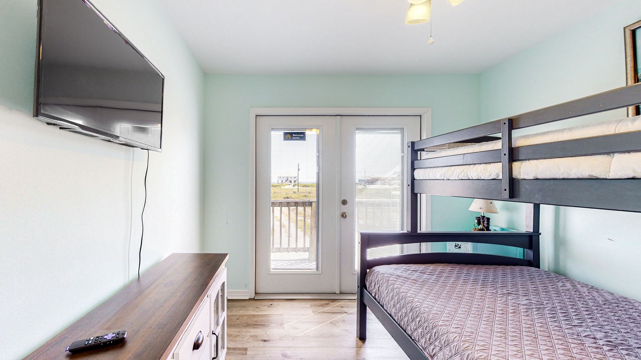 Photo of Bedroom in Dauphin Island