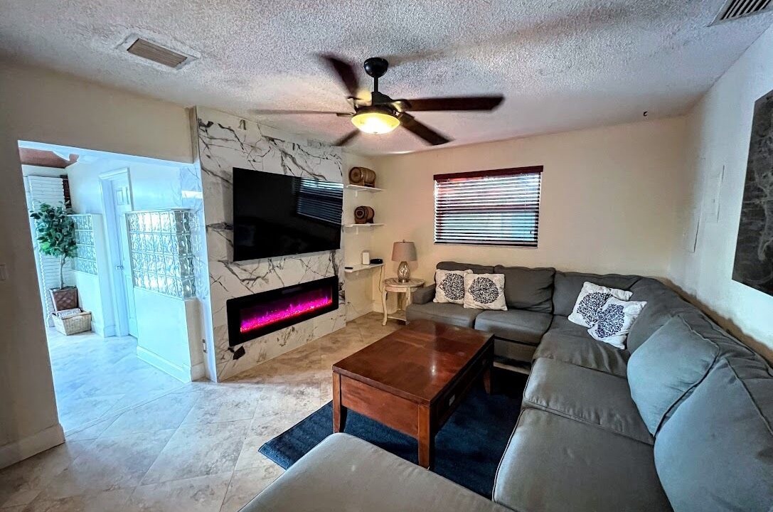 Photo of Livingroom in Kendale Lakes