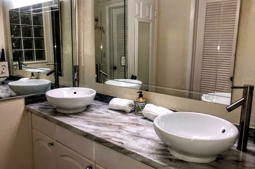 Photo of Bathroom in Kendale Lakes
