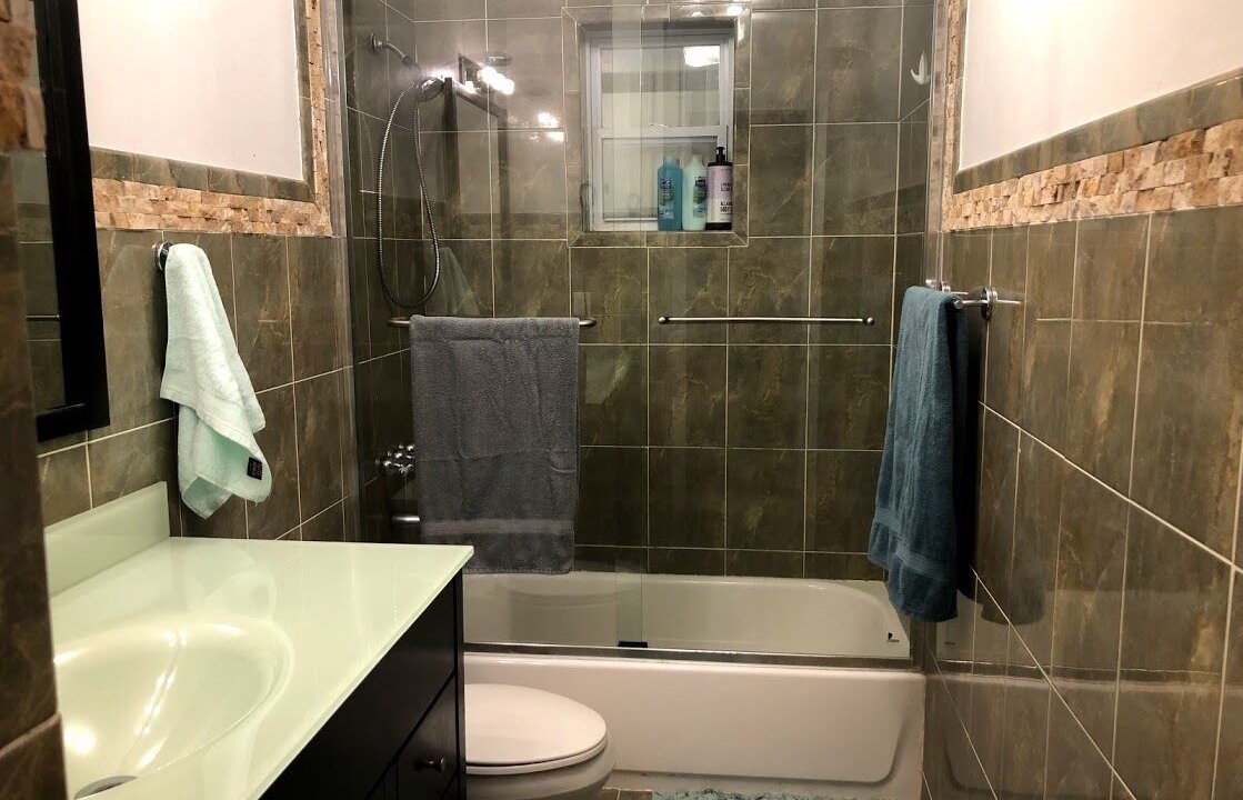 Photo of Bathroom in Kendale Lakes