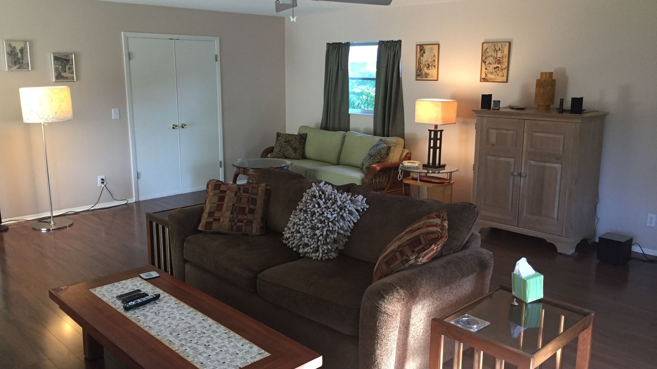 Photo of Bedroom in Golden Beach