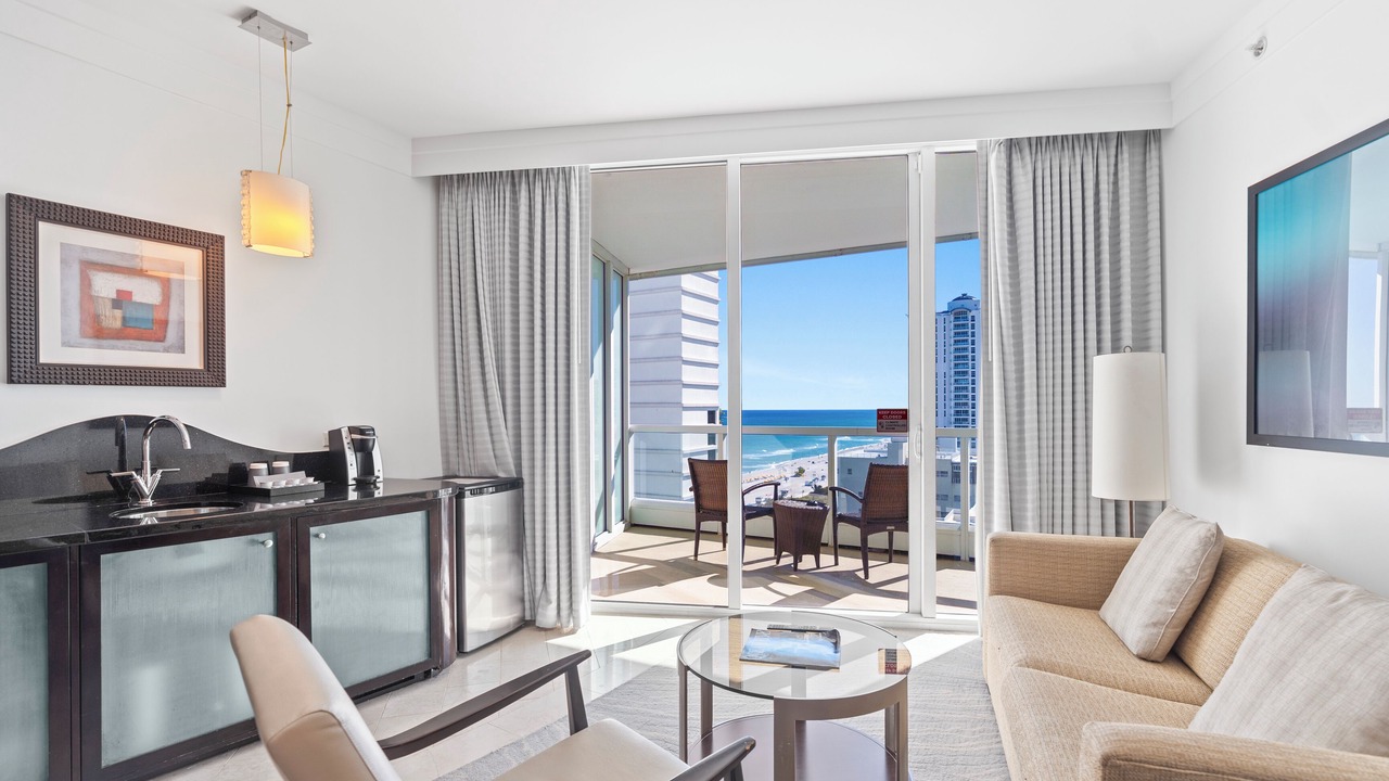Photo of Livingroom in Mid Beach