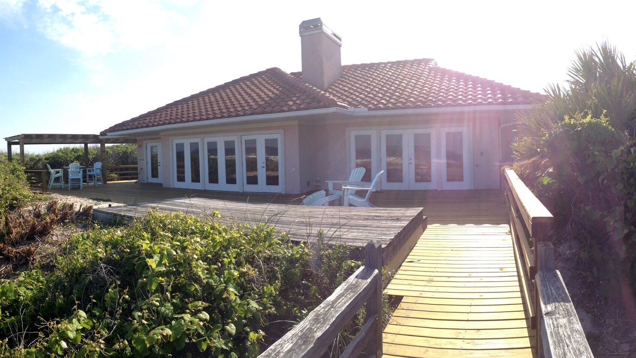 Photo of Patio Balcony in Crescent Beach