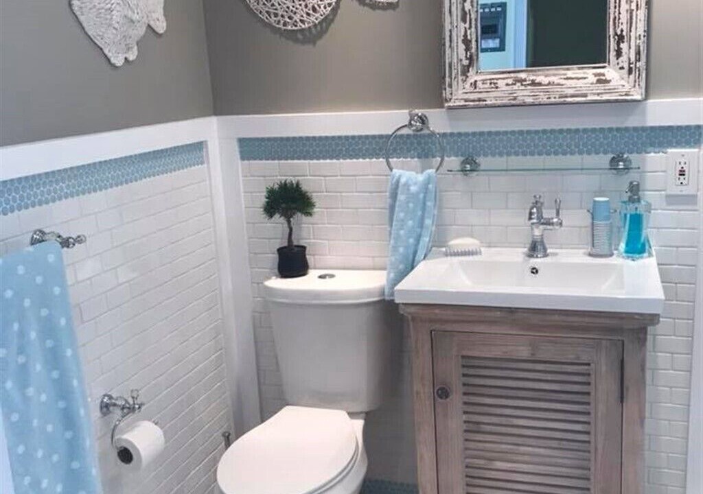 Photo of Bathroom in Islamorada