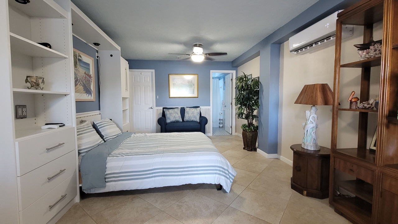 Photo of Bedroom in Toll Gate Shores