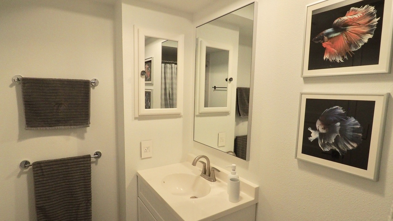 Photo of Bathroom in Independence Square