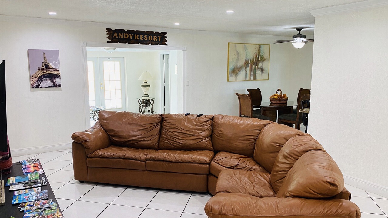 Photo of Livingroom in Cutler Bay