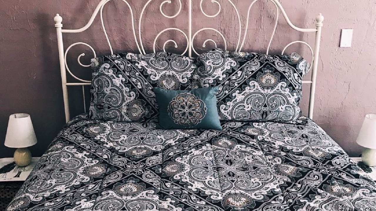 Photo of Bedroom in Altamont Manor